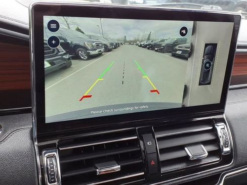 Used 2024 Lincoln Navigator Premiere AWD/4WD image 24