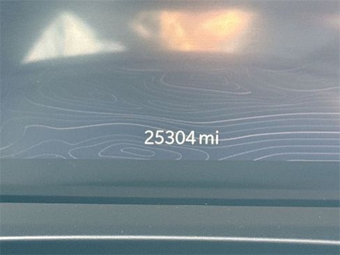 Used 2023 Jeep Grand Cherokee Limited w/ Luxury Tech Group II image 34