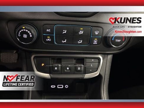 Used 2024 GMC Terrain SLE image 15