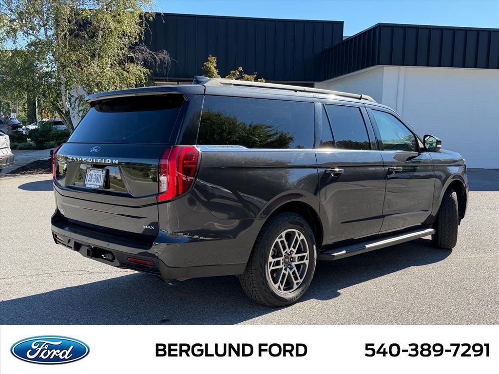 Used 2025 Ford Expedition Max Active AWD/4WD image 5