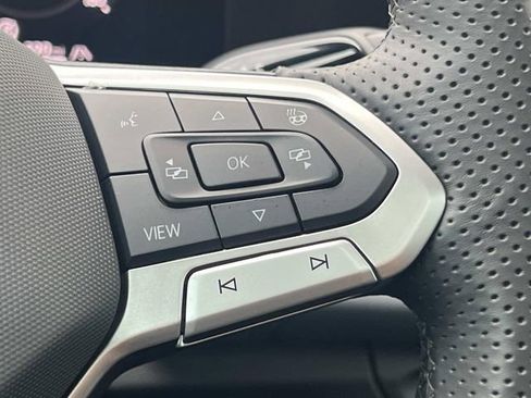 New 2026 Volkswagen Tiguan SEL R-Line AWD/4WD image 17
