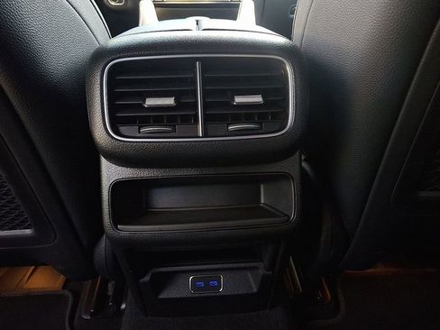 Used 2024 Mercedes-Benz GLE 450e 4MATIC image 11