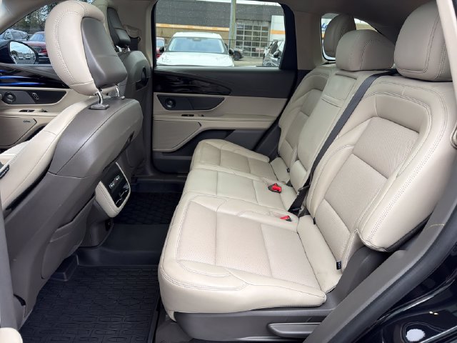 Used 2024 Lincoln Nautilus Premier w/ Equipment Group 102A AWD/4WD image 28