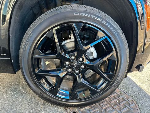 Used 2025 Chevrolet Traverse RS image 9