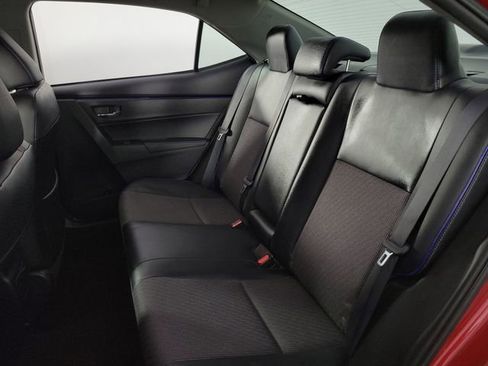 Used 2017 Toyota Corolla SE w/ SE Premium Package FWD image 19