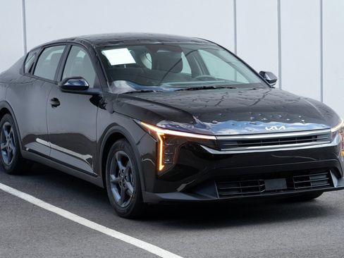 Used 2025 Kia K4 FWD image 49