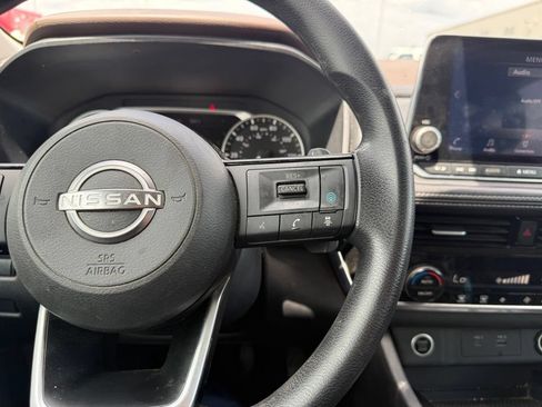 Used 2022 Nissan Rogue SV FWD image 10