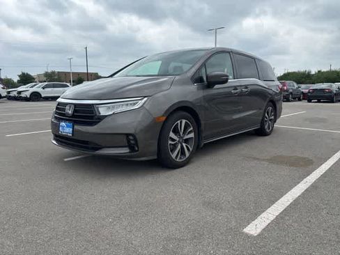 Used 2023 Honda Odyssey Touring image 1