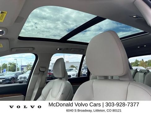 Used 2021 Volvo XC90 T6 Momentum w/ Climate Package AWD/4WD image 6