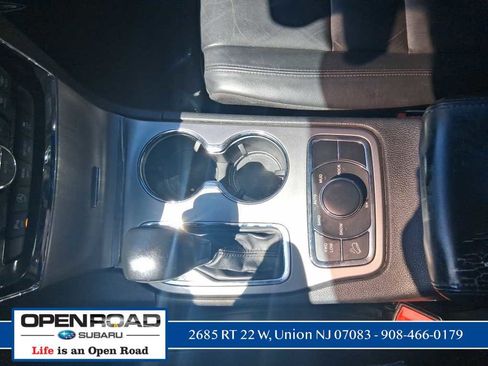 Used 2020 Jeep Grand Cherokee Limited AWD/4WD image 23