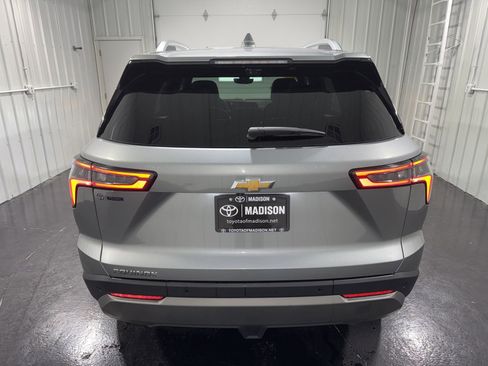 Used 2025 Chevrolet Equinox LT w/ Convenience Package II FWD image 39