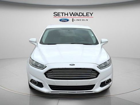 Used 2015 Ford Fusion SE w/ Equipment Group 201A image 2
