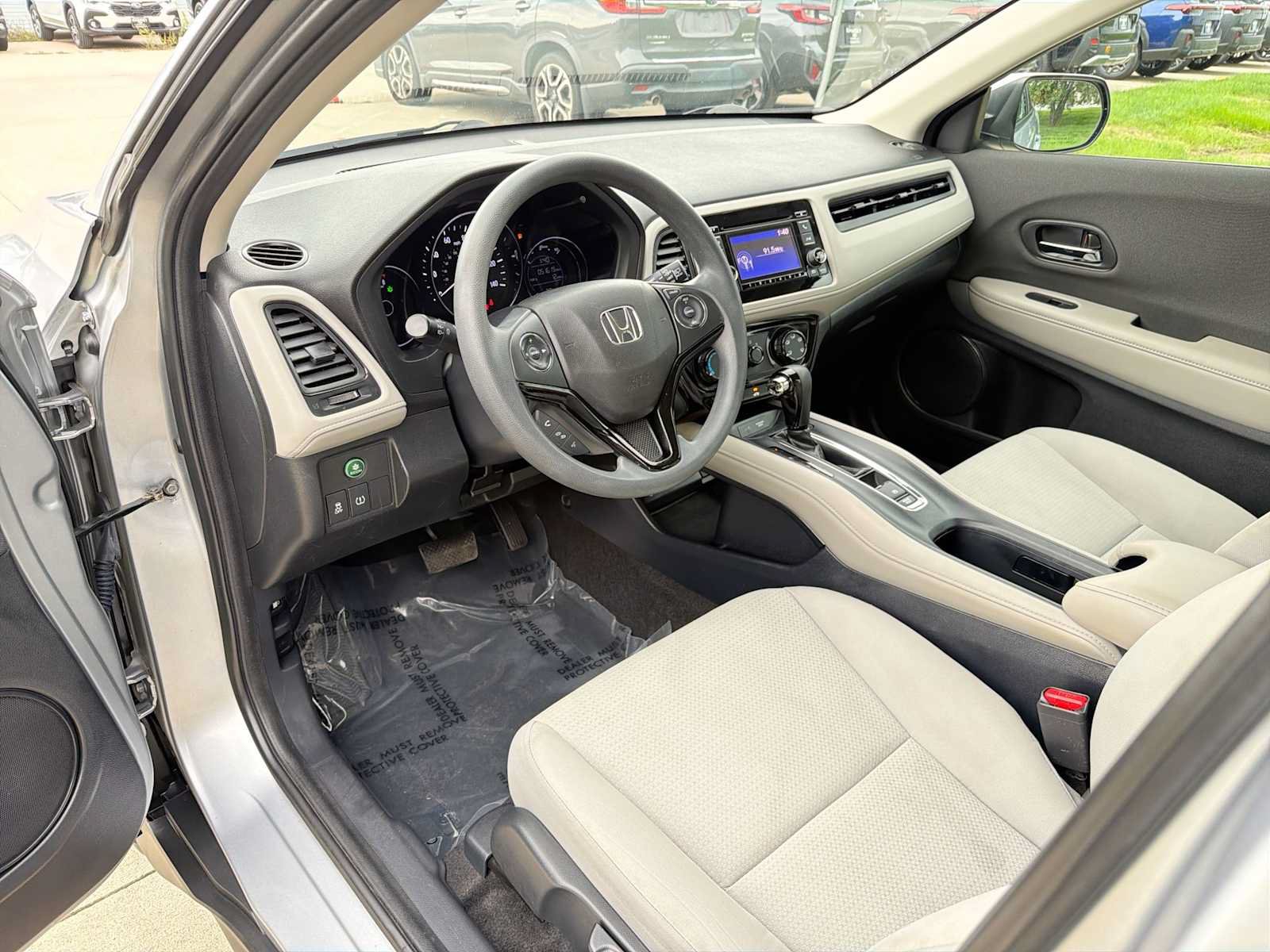 Used 2020 Honda HR-V LX image 2