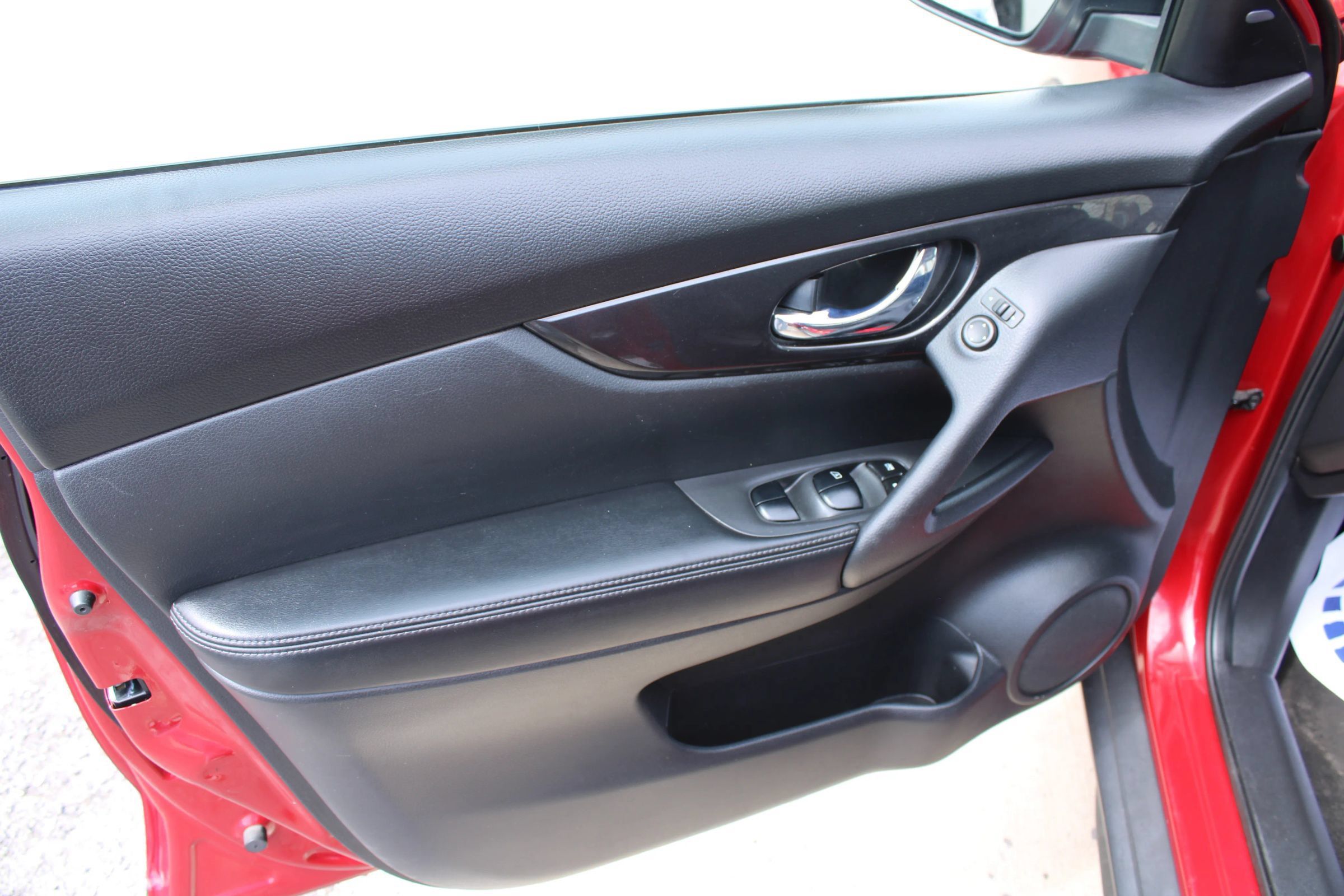 Used 2017 Nissan Rogue S AWD/4WD image 13
