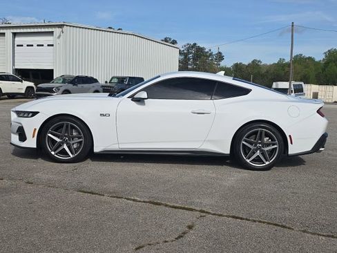 Used 2024 Ford Mustang GT Premium image 2