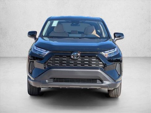 Used 2025 Toyota RAV4 LE FWD image 6