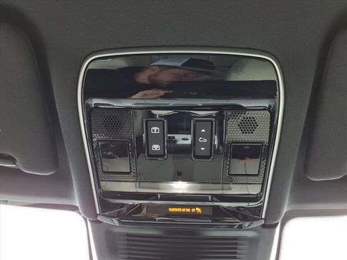 Used 2024 Land Rover Range Rover SE AWD/4WD image 21