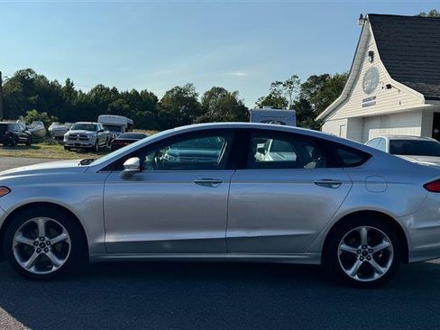 Used 2016 Ford Fusion SE AWD/4WD image 12