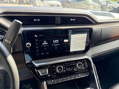 Used 2024 GMC Sierra 2500 Denali w/ Denali Reserve Package image 21