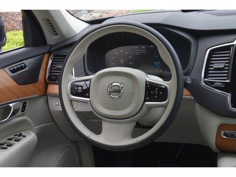 Used 2022 Volvo XC90 T6 Momentum w/ Advanced Package AWD/4WD image 17