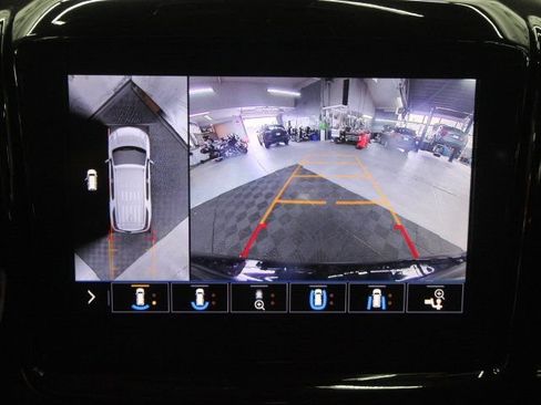 Used 2020 Chevrolet Traverse High Country image 18