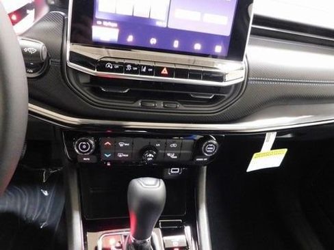 New 2026 Jeep Compass Latitude image 30