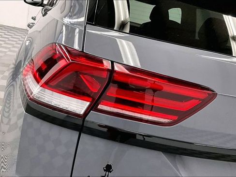 Used 2023 Volkswagen Atlas Cross Sport SEL R-Line AWD/4WD image 35