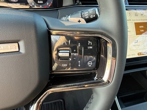 Certified 2026 Land Rover Range Rover Evoque Dynamic SE image 22