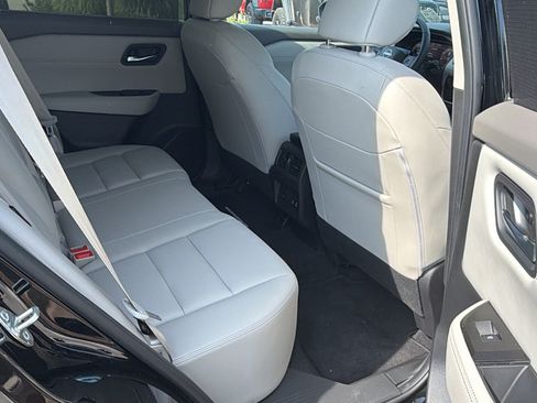 Used 2025 Nissan Rogue SL w/ SL Premium Package FWD image 22