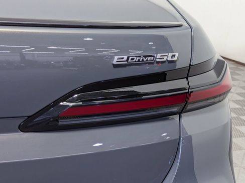Used 2026 BMW i7 eDrive50 w/ Executive Package RWD image 13