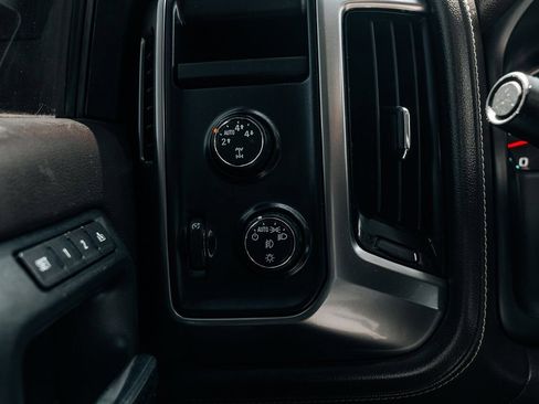 Used 2016 Chevrolet Silverado 1500 LTZ AWD/4WD image 25