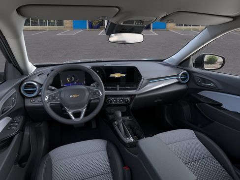 New 2026 Chevrolet Trax LT w/ Driver Confidence Package FWD image 15