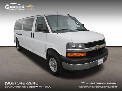 Used 2025 Chevrolet Express 3500 LT w/ LT Preferred Equipment Group RWD image 1