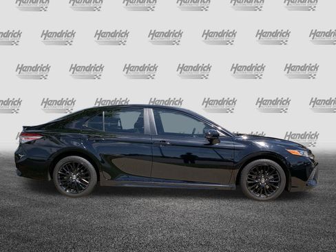 Used 2019 Toyota Camry SE image 11