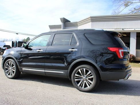 Used 2017 Ford Explorer Platinum image 4