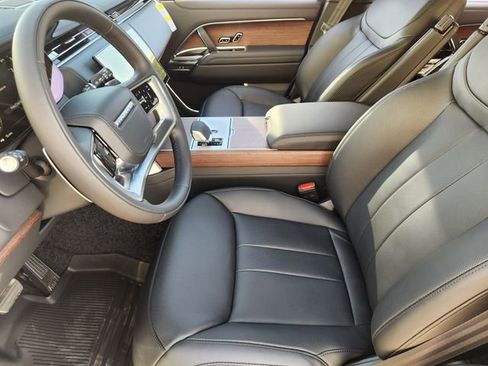 New 2026 Land Rover Range Rover Long Wheelbase SE AWD/4WD image 9