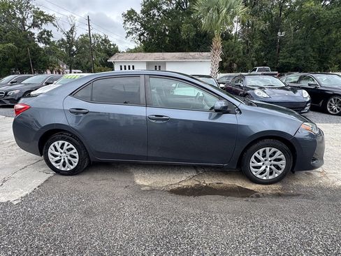 Used 2018 Toyota Corolla LE FWD image 3