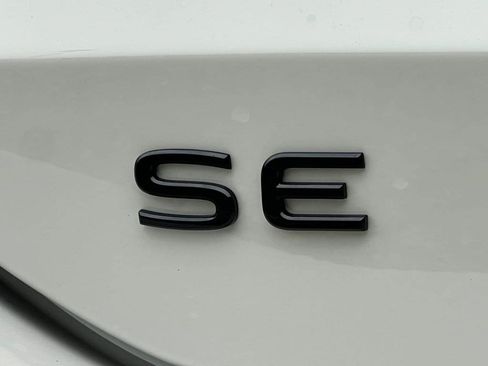 New 2026 Volkswagen Tiguan SE R-Line AWD/4WD image 9