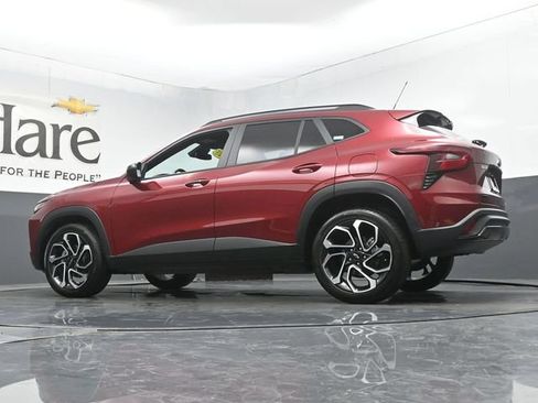 Used 2025 Chevrolet Trax RS FWD image 59