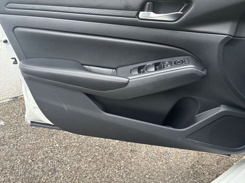 Used 2025 Nissan Altima 2.5 SV image 20