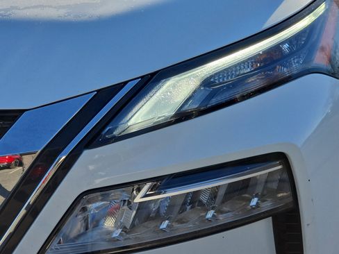 Used 2023 Nissan Rogue SV image 27