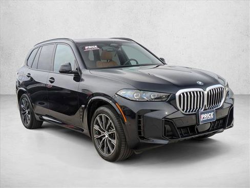 Used 2026 BMW X5 xDrive50e w/ M Sport Package image 3