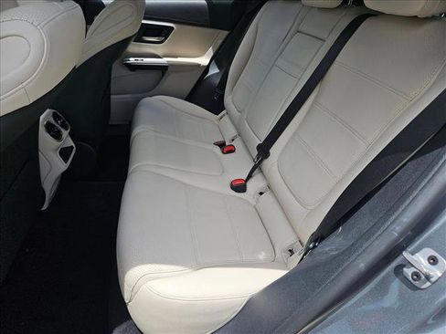 Used 2023 Mercedes-Benz GLC 300 4MATIC image 17