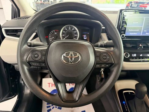 Used 2021 Toyota Corolla LE FWD image 11
