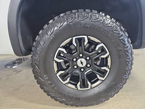 Certified 2024 Chevrolet Silverado 1500 ZR2 w/ Technology Package AWD/4WD image 38