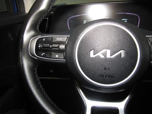 Used 2023 Kia Sportage EX FWD image 5