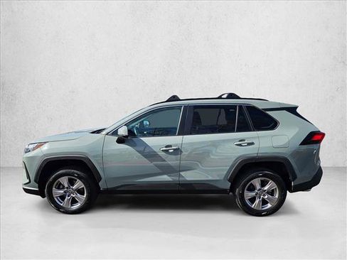 Used 2022 Toyota RAV4 XLE w/ XLE Grade Weather Package image 9