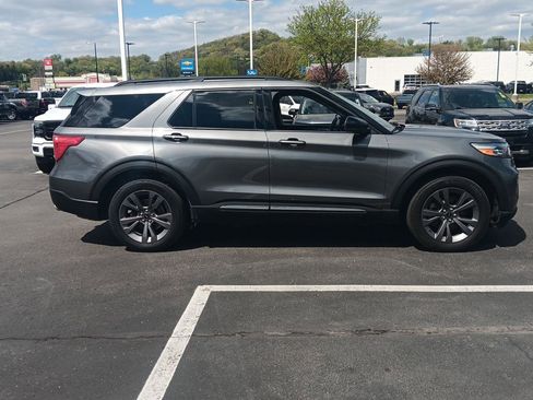 Used 2023 Ford Explorer XLT w/ Equipment Group 202A AWD/4WD image 3