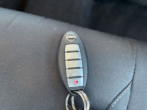 Used 2025 Nissan Altima 2.5 SV FWD image 24