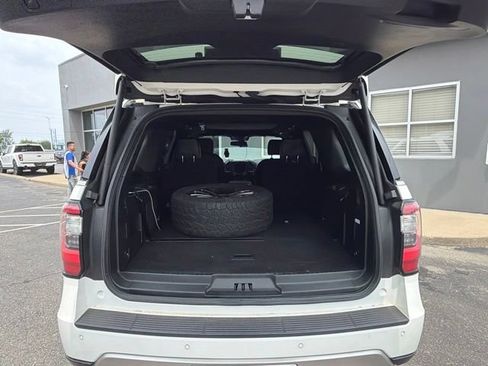 Used 2020 Ford Expedition Limited w/ Equipment Group 301A AWD/4WD image 10